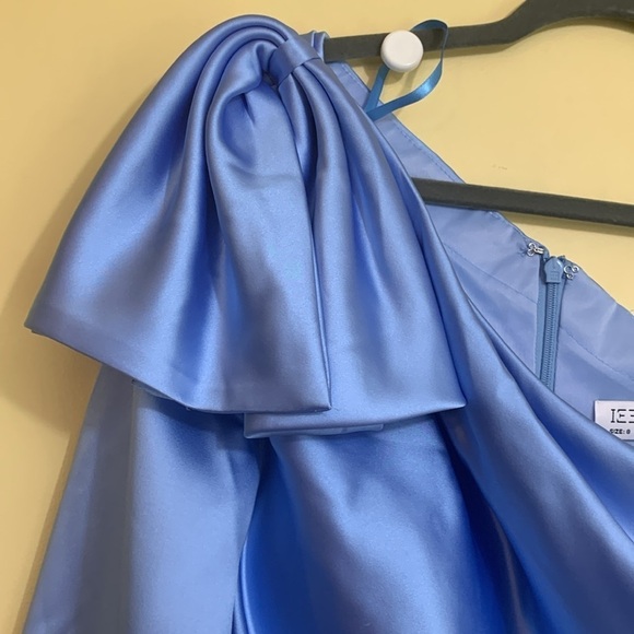 Ieena for MacDuggal NWT 1 Shoulder Long Sleeve Satin Cocktail Dress 8 FLAWS - Picture 5 of 11